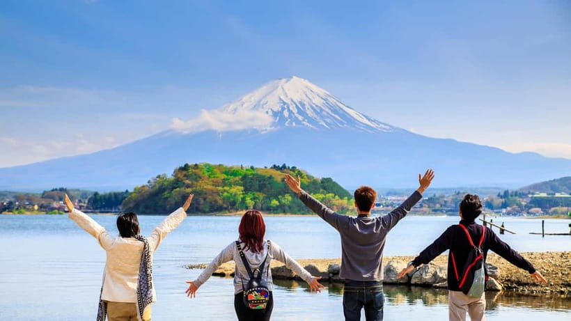 From Tokyo: Must-Visit Mount Fuji Highlight Full-Day Tour - Arakurayama Sengen Park and Chureito Pagoda: The Postcard Start (With Steps)