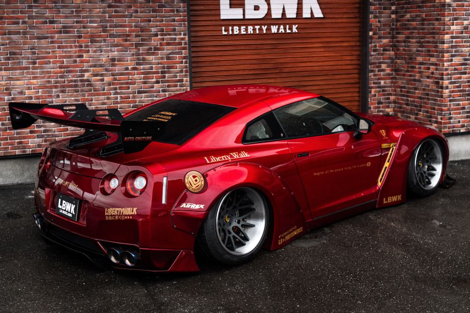GT-R35 800hp Club Membership - secret underground car meet - Riding the GT-R R35: Comfort, Seating, and the Reality Check