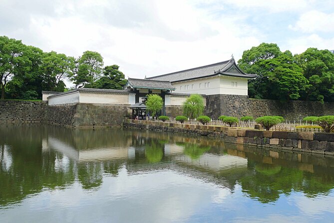 Imperial Palace East Garden and Edo Castle Walking Tour in Tokyo - Should you book this tour?