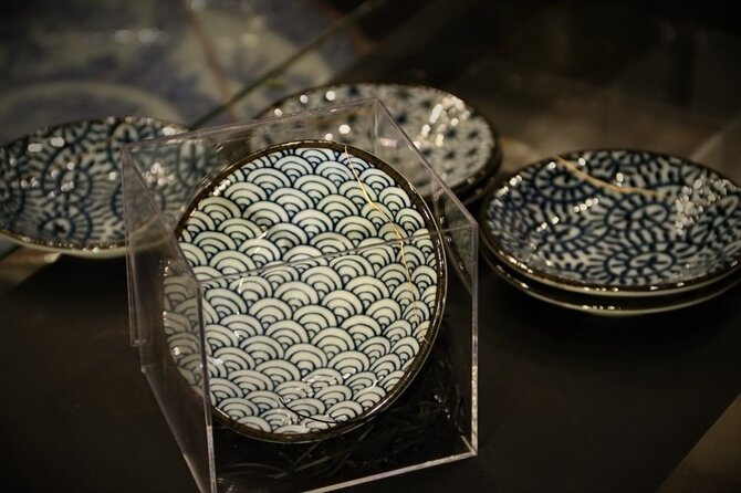 Kintsugi Experience: Art of Golden Joinery in Tokyo - What makes the class feel personal (small group, capped size)