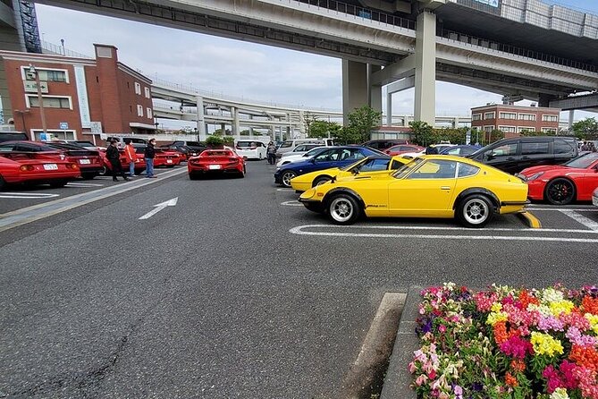 Luxury van Ride to famous car meet up spot Daikoku - Getting from Shinjuku to Daikoku without city chaos