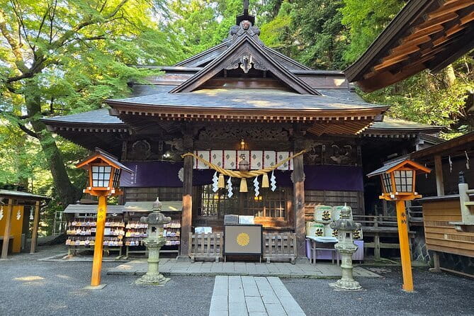 Mount Fuji Full Day Sightseeing Tour from Tokyo - Kawaguchiko Natural Living Center: the red torii photo moment