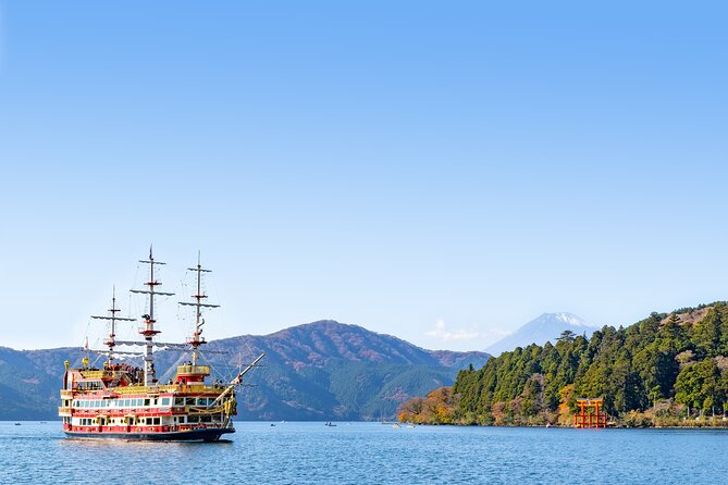 Mt. Fuji and Hakone Day Trip From Tokyo with Bullet Train Option - Lake Ashi pirate ship cruise: the classic Hakone viewpoint