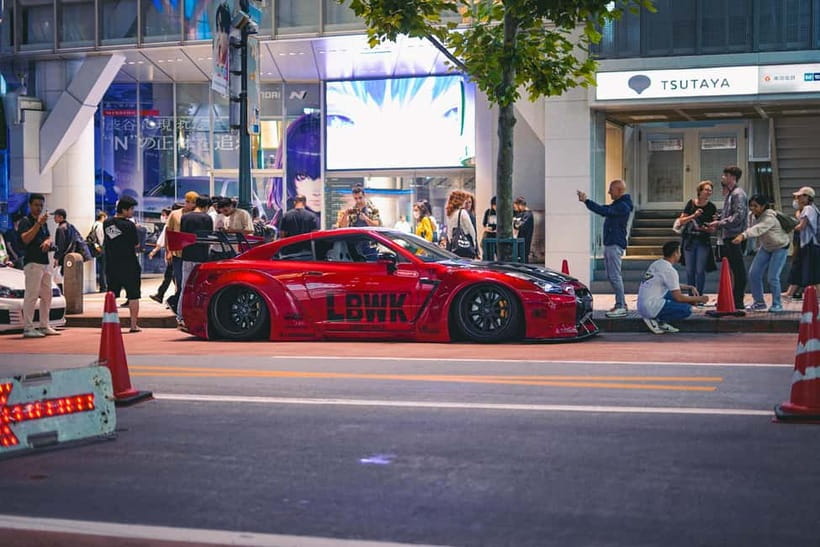 Shibuya City: Daikoku PA GT-R R35, R34, R33 or R32 Tour - Shibuya Crossing, Rainbow Bridge, and Tokyo Tower photo moments