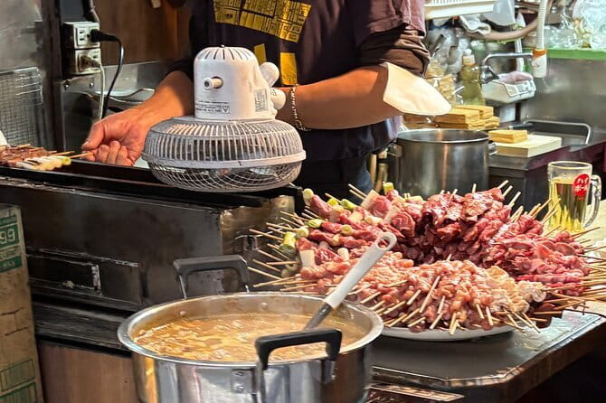Shinjuku: Food Tour – 15 Dishes & 3 Drinks at 4 Eateries - Walking pace, keeping the group together