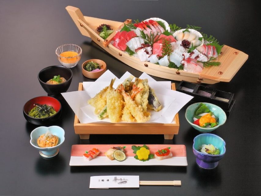 Tokyo Bay: Traditional Japanese Yakatabune Dinner Cruise - Why a yakatabune dinner cruise makes sense in Tokyo Bay