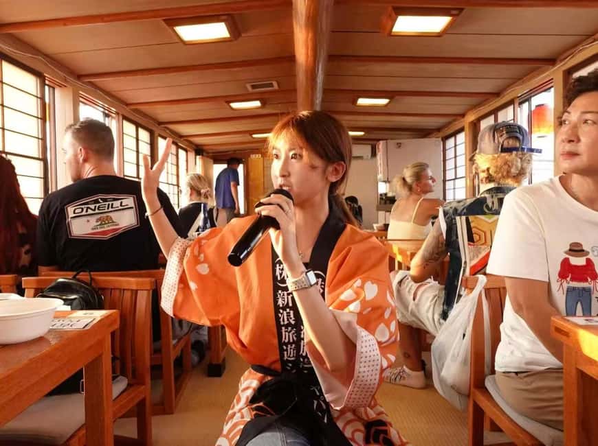 Tokyo Dinner Cruise & Tradition Show & Drinks & Tokyo Tower - Tokyo Bay Views Meet Traditional Dinner on a Yakatabune