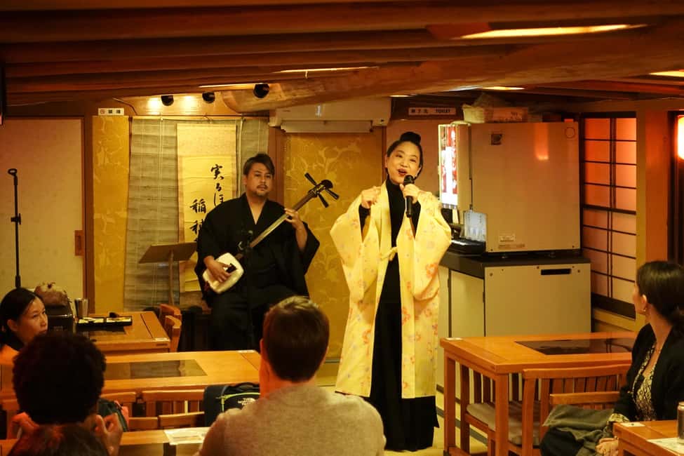 Tokyo Dinner Cruise & Tradition Show & Drinks & Tokyo Tower - Live Shamisen, Singing, and Dance: How the Onboard Tradition Works