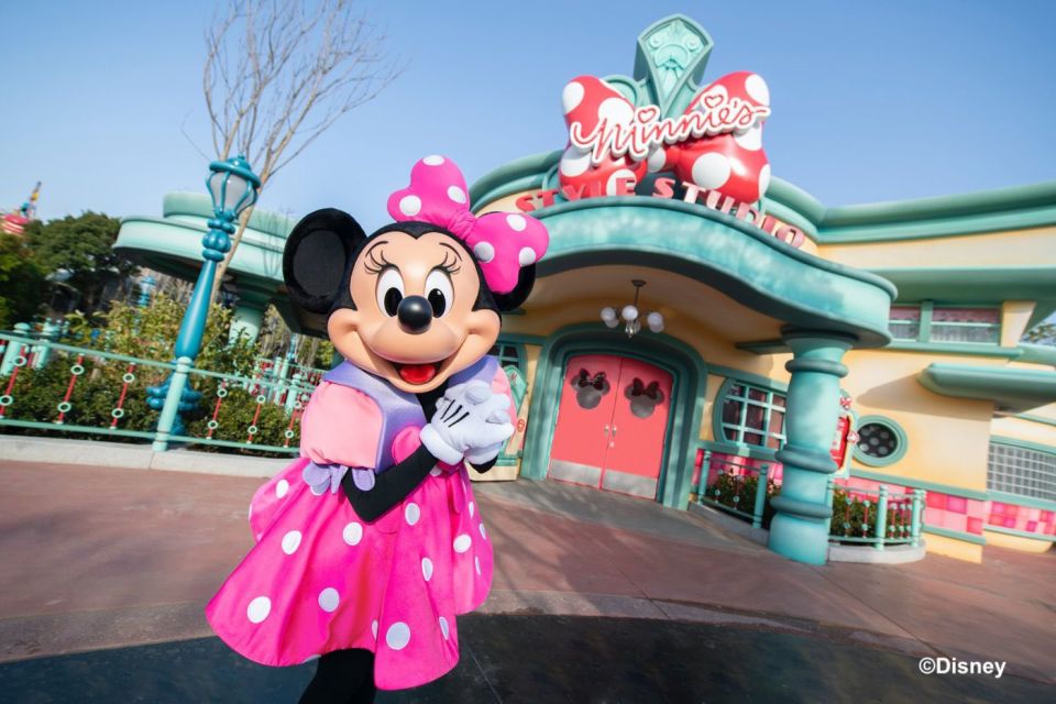 Tokyo Disneyland 1-Day Passport - Getting In Fast: Smartphone QR Scans and the Tokyo Disney App
