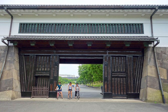 Tokyo Guided Small-Group Biking Tour - Meiji-jingu and Yoyogi Park: where the walking break actually pays off