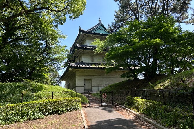 Tokyo: Imperial Palace and Shogun Historical Walking Tour - Starting at Starbucks: Simple Meeting Point, Real-Life Timing