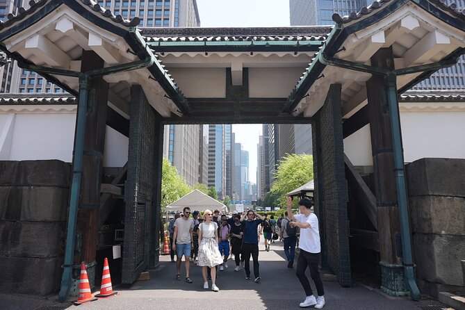 Tokyo: Imperial Palace and Shogun Historical Walking Tour - What to Expect From a Relaxed Pace in a Royal Precinct