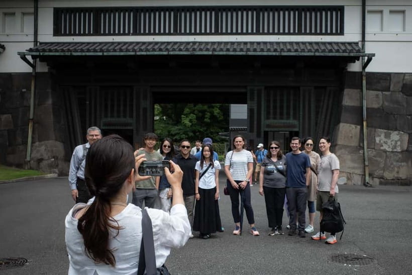 Tokyo: Imperial Palace East Gardens Walking Tour - East Gardens: a calm pocket of Tokyo with Edo roots