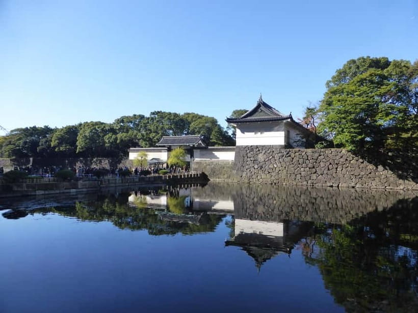 Tokyo: Imperial Palace East Gardens Walking Tour - Ninomaru Garden: quiet beauty with traditional design rules