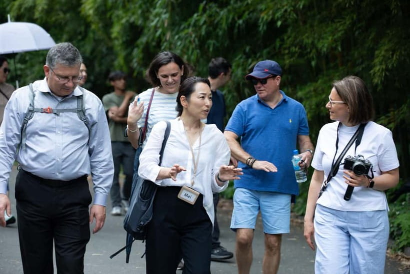 Tokyo: Imperial Palace East Gardens Walking Tour - What you’ll actually walk through during the 2.5 hours
