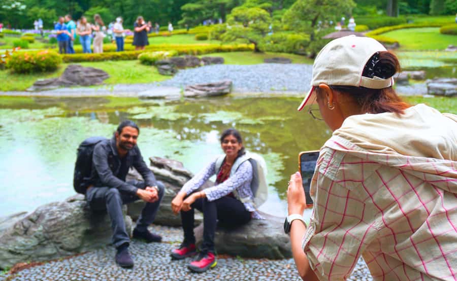 Tokyo: Imperial Palace Japanese History Walking Tour - Koi fish, shared nature, and photo stops that feel earned