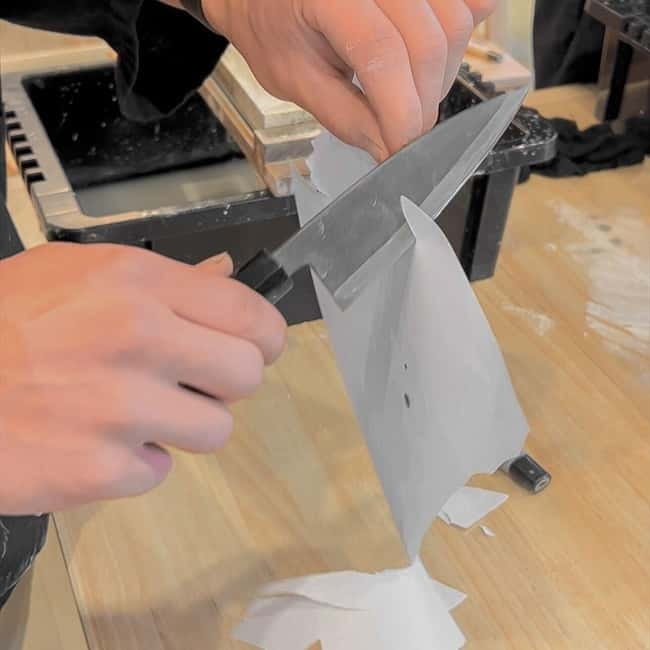 Tokyo: Knife Making Workshop (Sharpening, Engraving) - Your First 10 Minutes: Haori, a Japanese-name badge, and tea