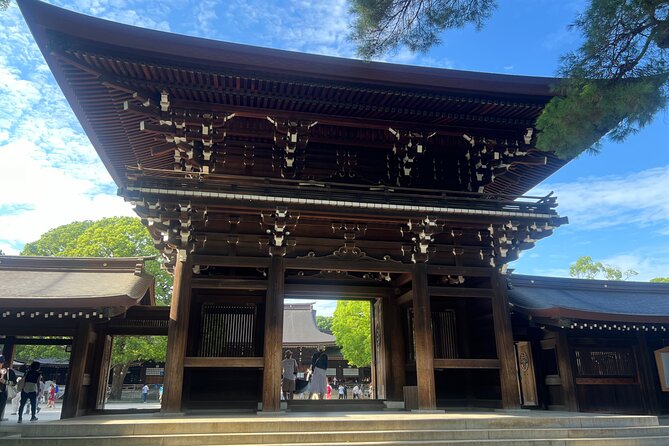 Tokyo: Meiji Shrine and Shinto Culture Walking Tour - The small-group size: what it changes for you