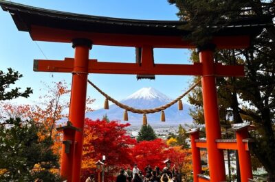 Tokyo: Mt.Fuji & Lake Kawaguchiko 1-Day Bus Tour w/Optional Lunch - Mt. Arakurayama Sengen Park and the stairs behind Chureito Pagoda