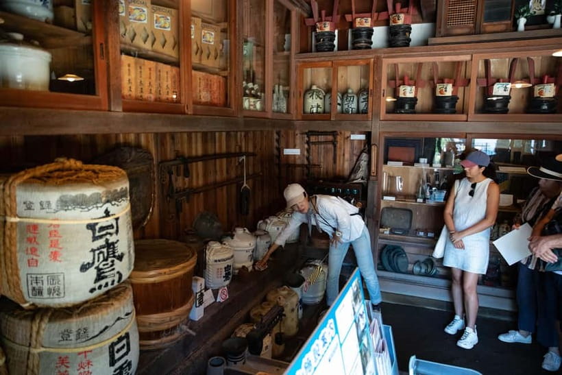 Tokyo: Old Quarter Yanaka Walking Tour - Tennoji Temple: The Bronze Buddha and the Seven Gods of Fortune Detail