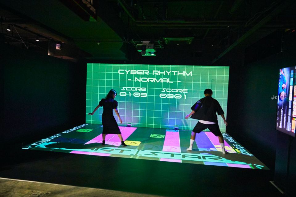 Tokyo: 'Red Tokyo Tower' Digital Amusement Park Ticket - Socks, Footwear Rules, and Staying Comfortable