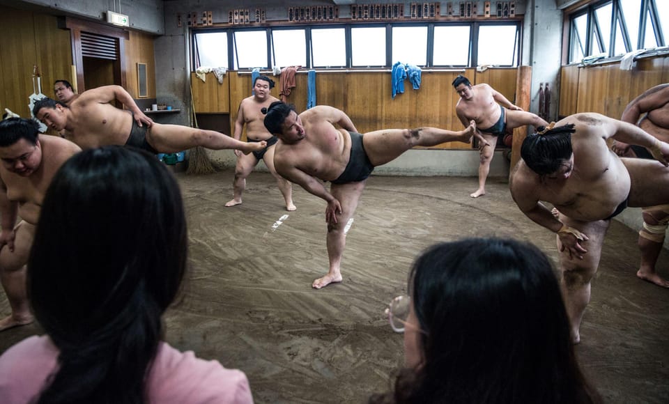 Tokyo: Sumo Morning Practice Viewing Tour - Timing reality: the 09:00 to 10:00 commitment