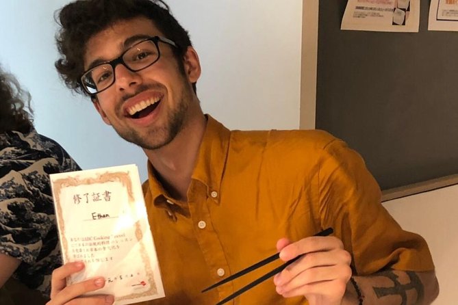 Tokyo Tsukiji Fish Market Tour and Sushi Making Lesson - The food afterward: what you actually get to eat and drink