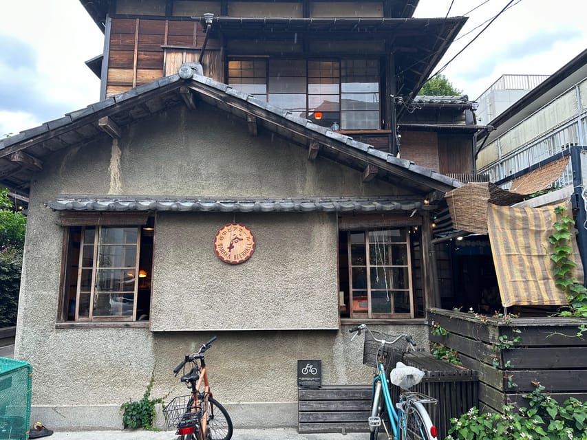 Tokyo:Stroll in Old traditional culture towns~Yanaka & Nezu - Nezu Shrine: the torii path that feels like a doorway
