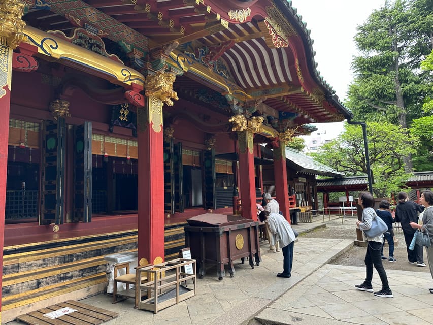 Tokyo:Stroll in Old traditional culture towns~Yanaka & Nezu - Yoshida Liquor Store and Yanaka Ginza: where local food culture shows up