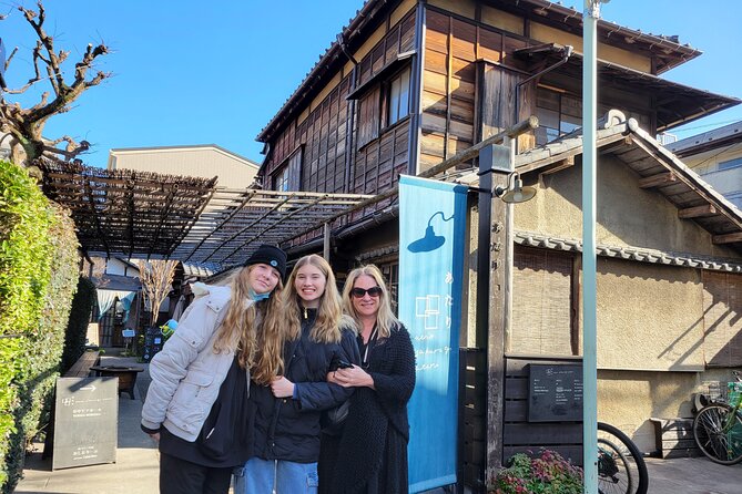 Yanaka Walking Tour: Historic and Traditional District of Tokyo - Optional tea on tatami at Gallery Okubo